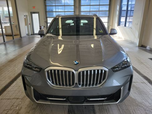 Used 2026 BMW X5 xDrive40i w/ Premium Package AWD/4WD image 2