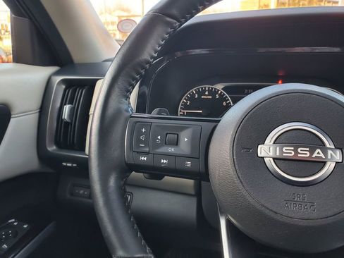 Used 2023 Nissan Pathfinder SL image 19