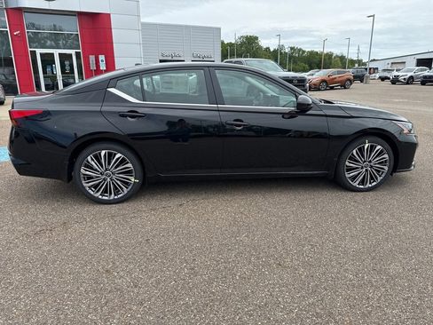 New 2026 Nissan Altima 2.5 SV w/ SV Premium Package FWD image 8