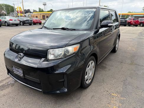 Used 2012 Scion xB FWD image 7