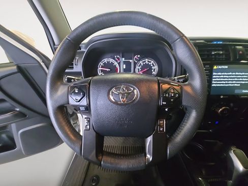 Used 2022 Toyota 4Runner TRD Off-Road Premium AWD/4WD image 13