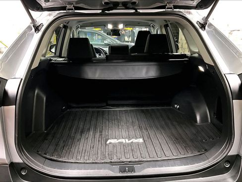 Used 2024 Toyota RAV4 LE image 31