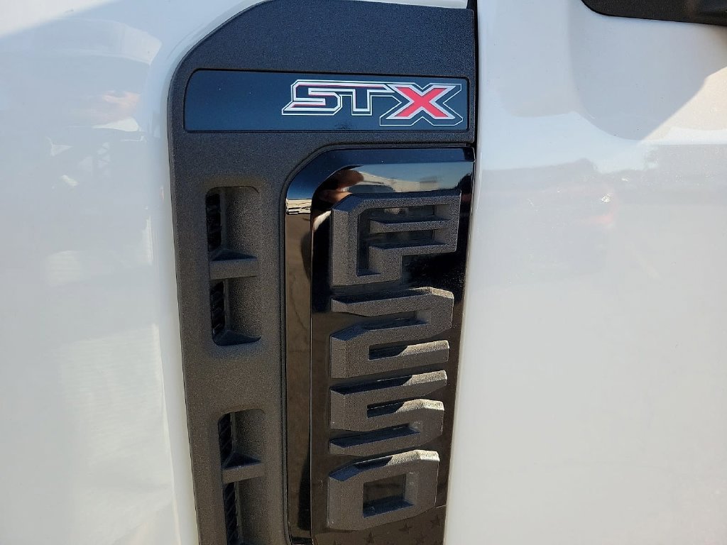 Used 2023 Ford F250 XL w/ STX Appearance Package AWD/4WD image 8