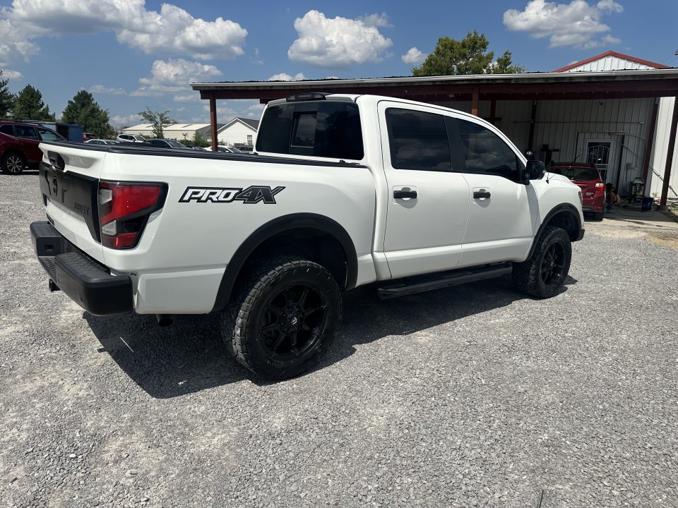 Used 2020 Nissan Titan PRO-4X w/ Pro-4x Convenience Package AWD/4WD image 5