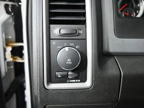 Used 2019 RAM 1500 Express w/ Express Value Package AWD/4WD image 23
