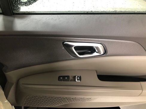 New 2026 Kia Carnival EX image 15