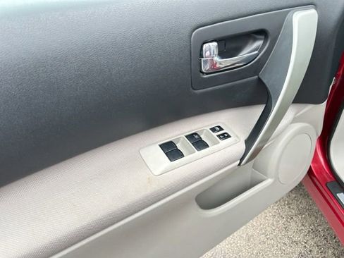 Used 2012 Nissan Rogue SV FWD image 24