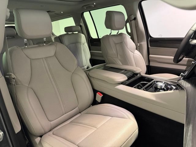 Used 2023 Jeep Wagoneer Series II w/ Premium Group I AWD/4WD image 33
