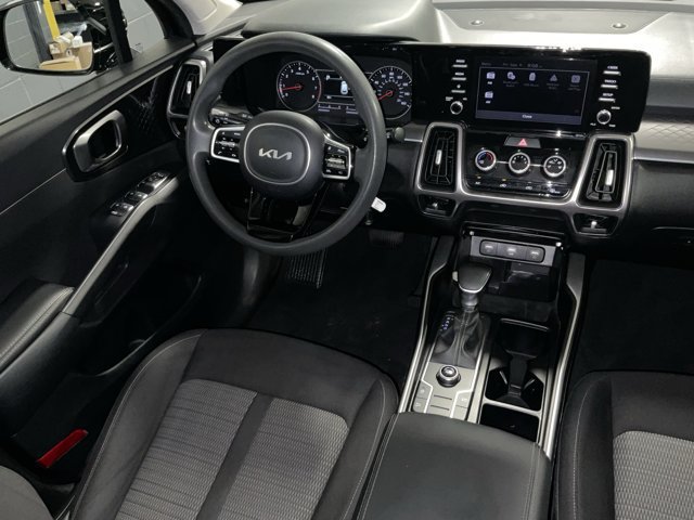Used 2023 Kia Sorento LX FWD image 19