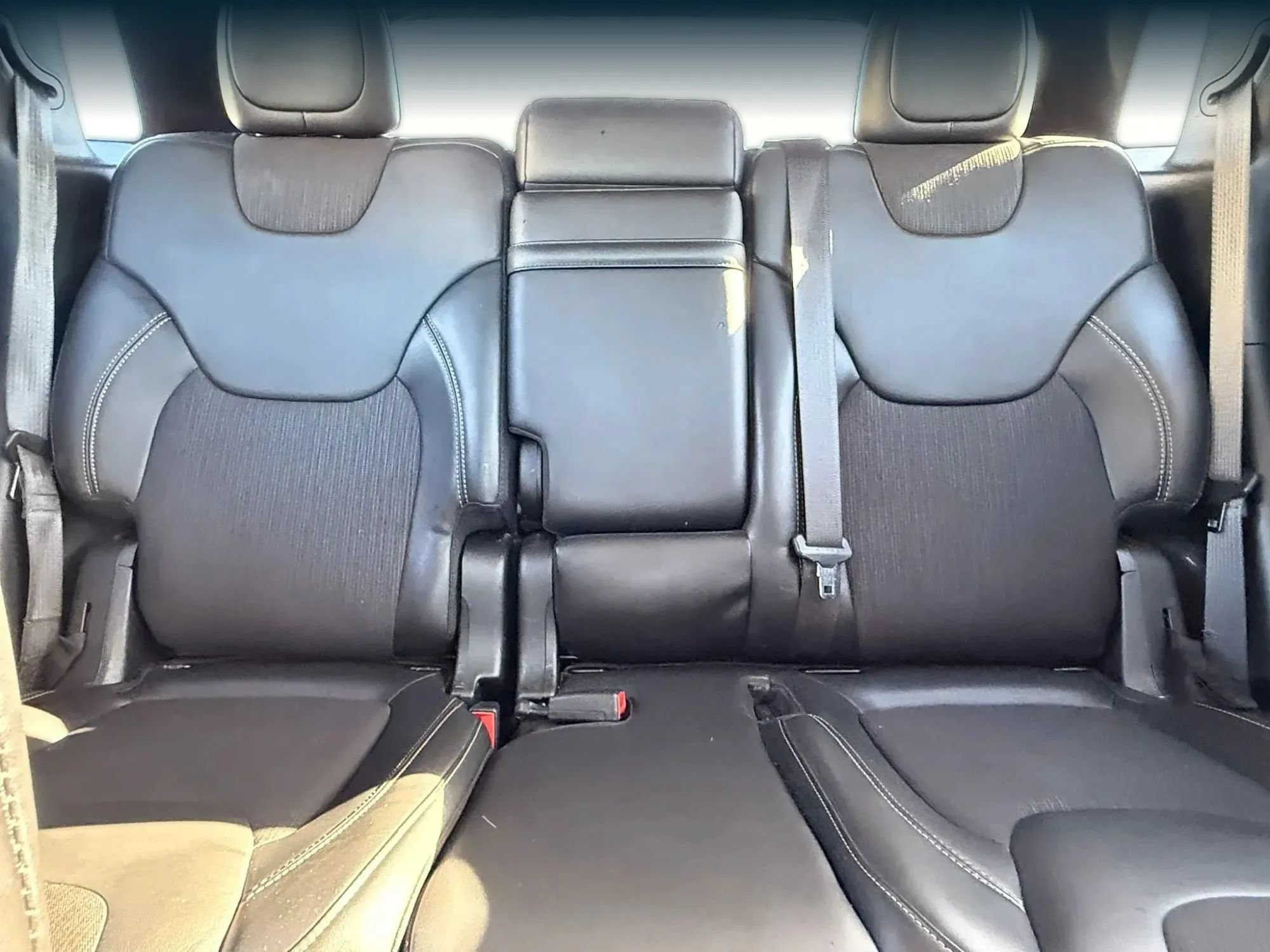 Used 2018 Jeep Cherokee Latitude Plus FWD image 22