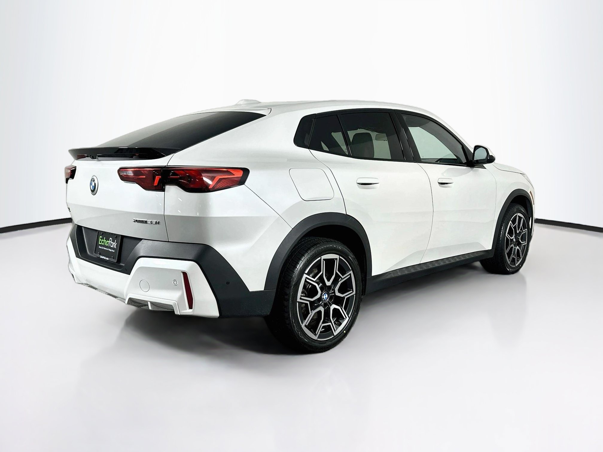 Used 2026 BMW X2 xDrive28i AWD/4WD image 9