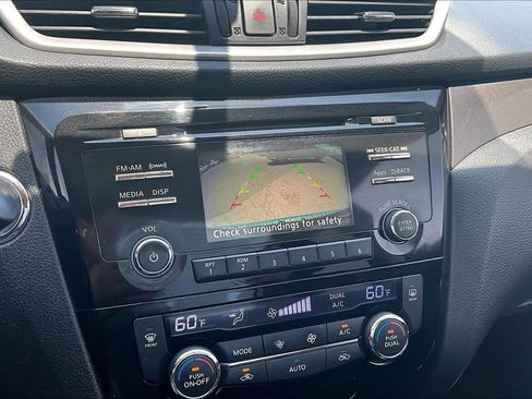 Used 2014 Nissan Rogue SV w/ SV Moonroof Package FWD image 27