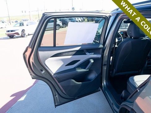 New 2026 Volkswagen Tiguan SE R-Line image 12