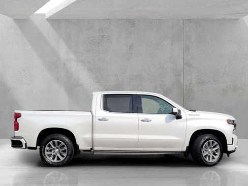 Used 2022 Chevrolet Silverado 1500 High Country w/ Safety Package II image 3