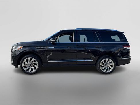 Used 2024 Lincoln Navigator Reserve image 2