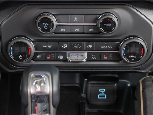 New 2025 Ford Bronco Badlands w/ Sasquatch Package image 14