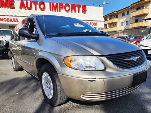 Used 2003 Chrysler Town & Country image 24