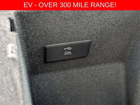 Used 2026 Cadillac Vistiq Sport w/ LPO, Floor Liner Package AWD/4WD image 49
