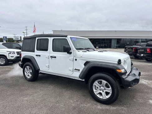 Used 2023 Jeep Wrangler Sport S image 2