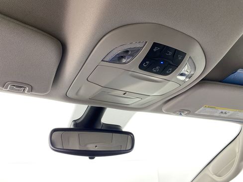 Used 2024 Chrysler Pacifica Touring-L image 26