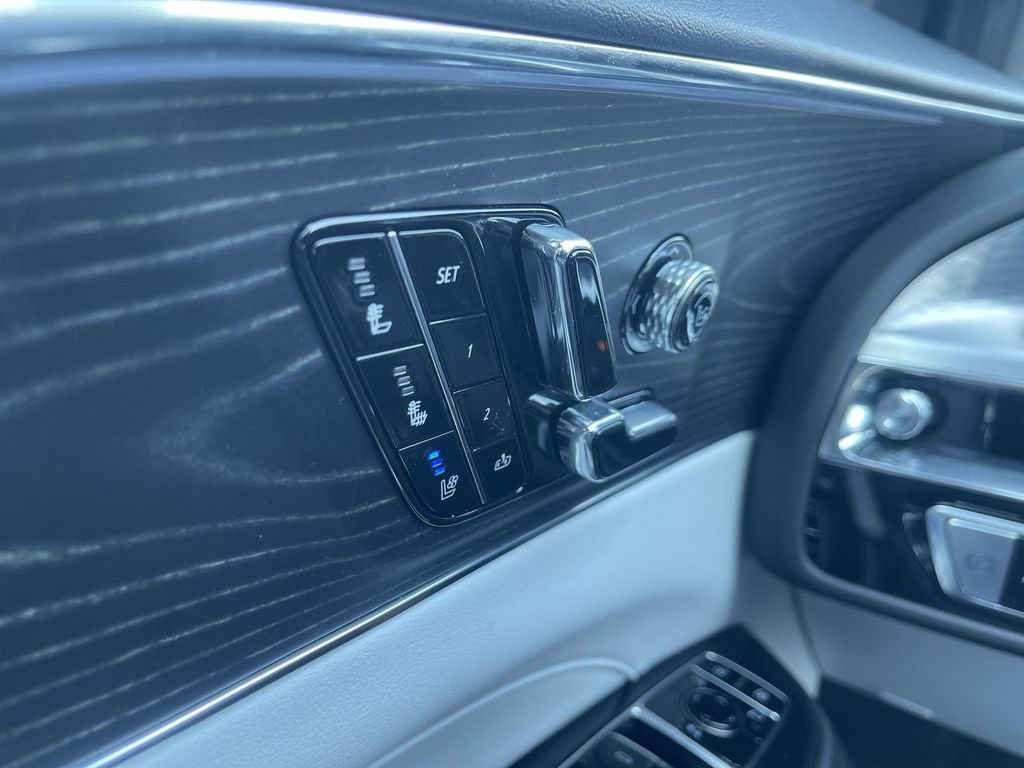 Certified 2024 Cadillac Lyriq Luxury AWD/4WD image 21