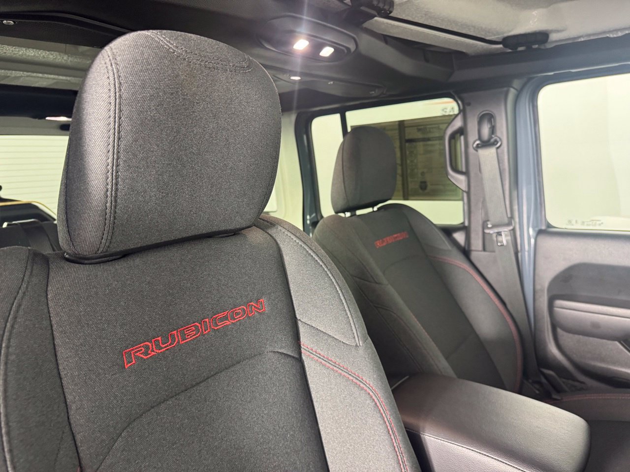 Used 2026 Jeep Wrangler Unlimited Rubicon AWD/4WD image 33