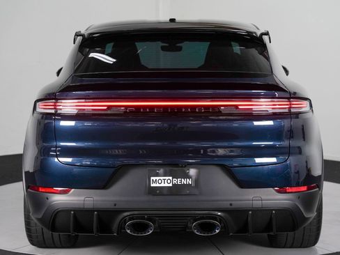 Used 2024 Porsche Cayenne Turbo GT AWD/4WD image 9