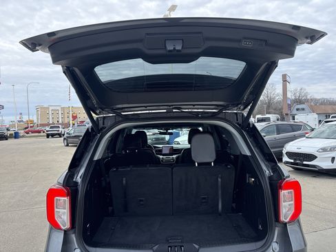 Used 2023 Ford Explorer XLT w/ Equipment Group 202A image 5