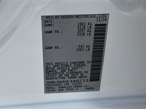 Used 2025 Nissan Altima 2.5 SV FWD image 38