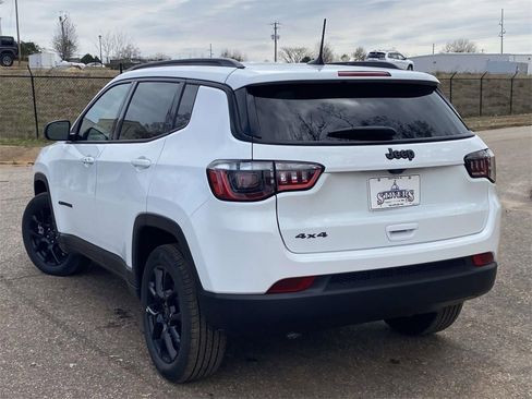 New 2026 Jeep Compass Latitude image 4