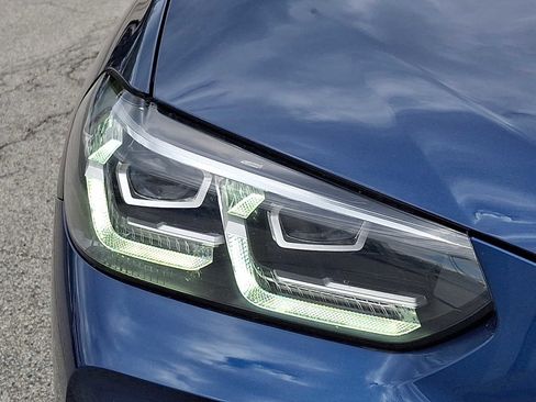 Used 2022 BMW X3 xDrive30i w/ Convenience Package AWD/4WD image 9
