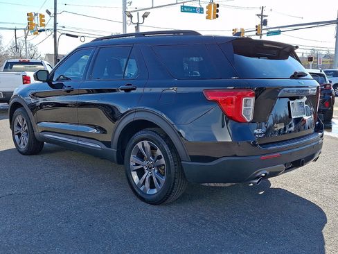 Certified 2023 Ford Explorer XLT w/ Equipment Group 202A AWD/4WD image 4