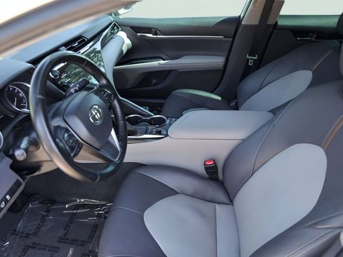 Used 2020 Toyota Camry XLE w/ Driver Assist Package FWD image 12