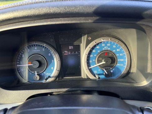 Used 2017 Toyota Sienna XLE image 17