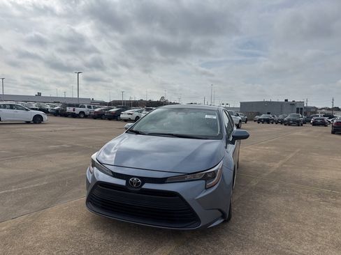 Used 2024 Toyota Corolla LE image 6