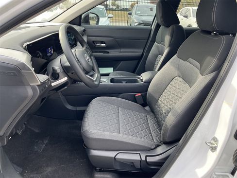 New 2026 Nissan Kicks SV image 13