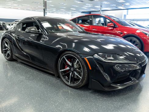 Used 2022 Toyota Supra Premium w/ Driver Assist Package RWD image 4