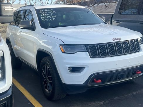 Used 2017 Jeep Grand Cherokee Trailhawk w/ Trailhawk Luxury Group image 5