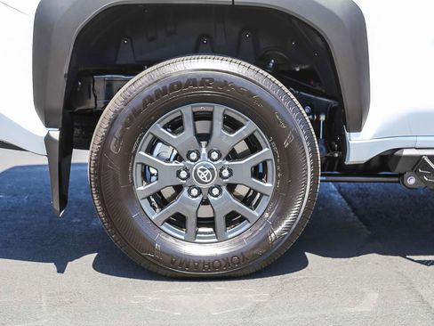 Certified 2026 Toyota 4Runner SR5 AWD/4WD image 9