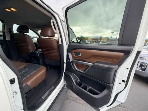 Used 2017 Nissan Titan Platinum Reserve w/ Off-Road Package image 15