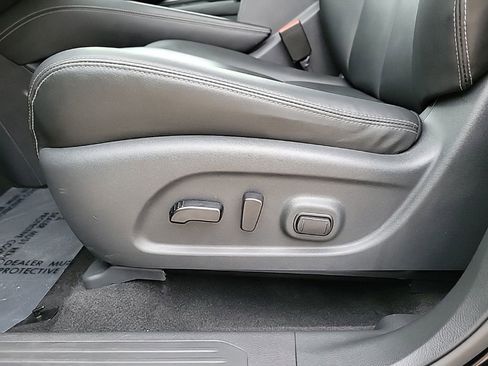 Used 2024 Nissan Murano SV w/ SV Midnight Edition Package image 12