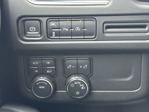 Used 2023 Chevrolet Suburban RST AWD/4WD image 19