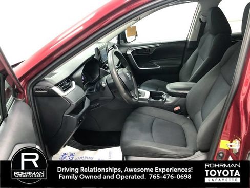 Used 2020 Toyota RAV4 LE AWD/4WD image 11