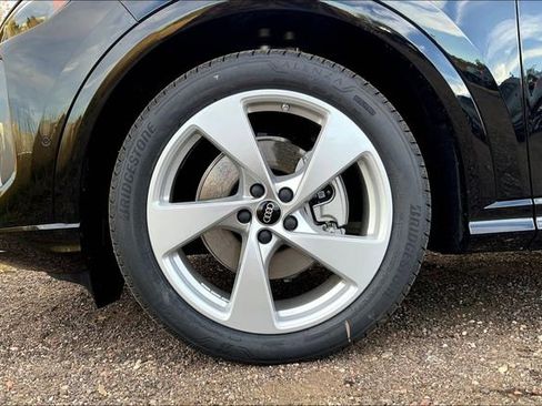 New 2025 Audi Q5 Prestige image 11