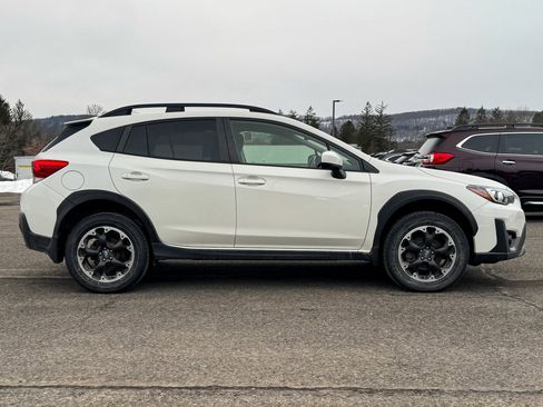 Certified 2022 Subaru Crosstrek 2.0i Premium image 2
