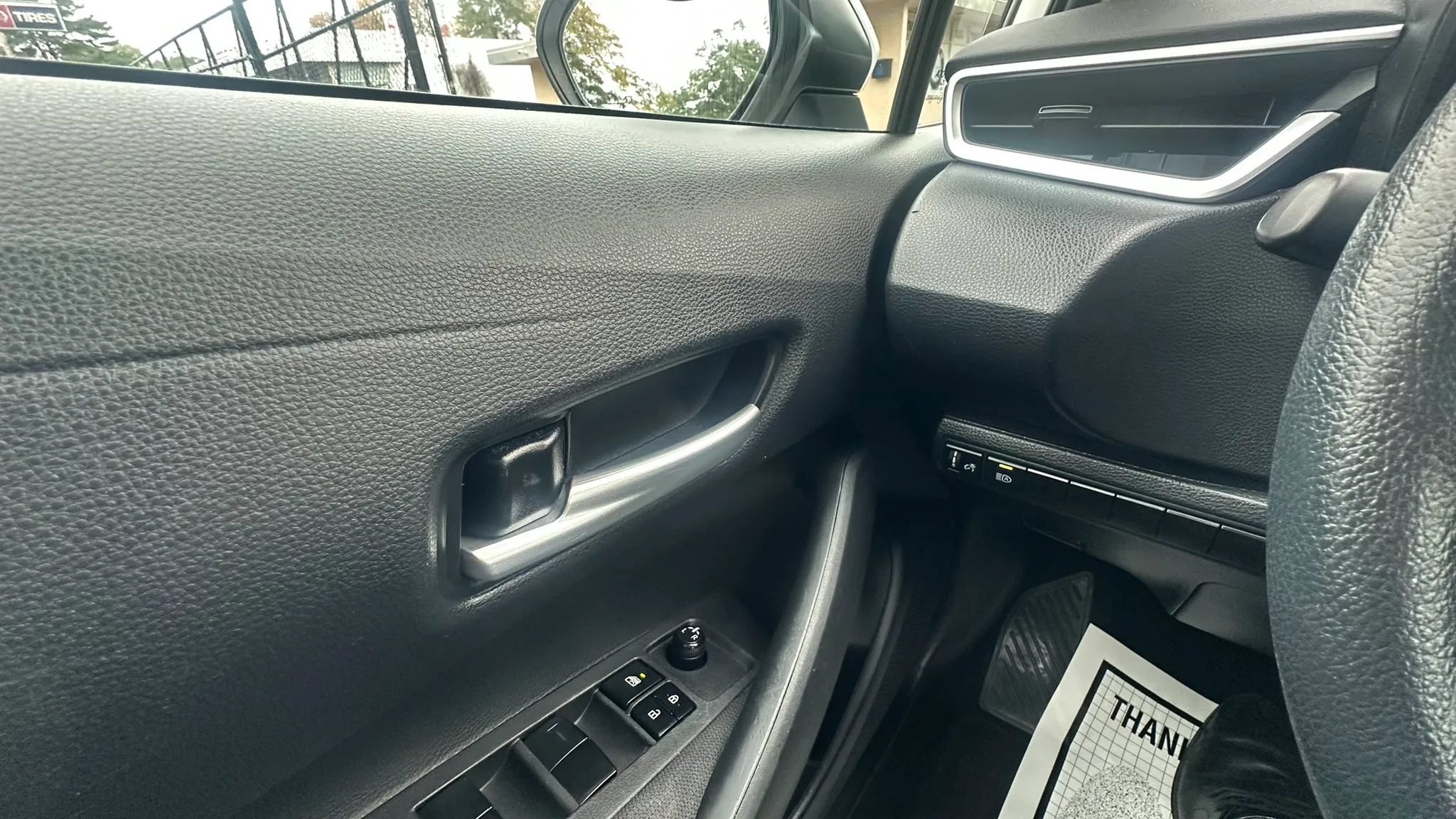 Used 2021 Toyota Corolla LE FWD image 18