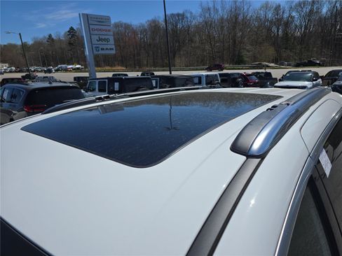 New 2026 Chrysler Pacifica Pinnacle image 12