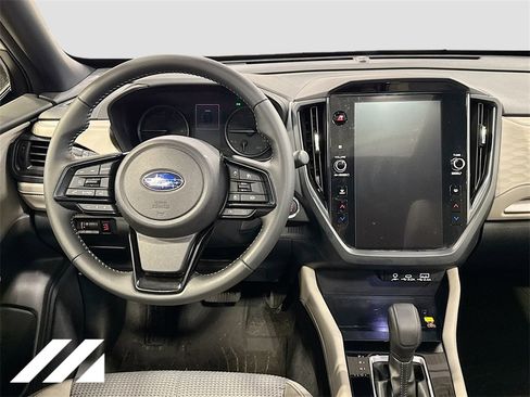 Used 2025 Subaru Forester Premium image 23
