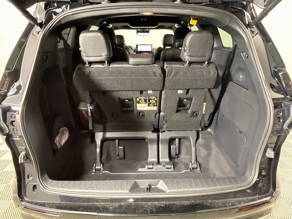 Used 2026 Toyota Sienna Platinum AWD/4WD image 28