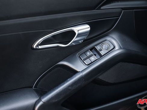 Used 2016 Porsche Cayman image 51